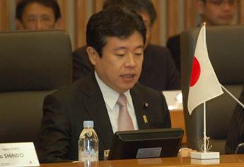 鶴保大臣の写真