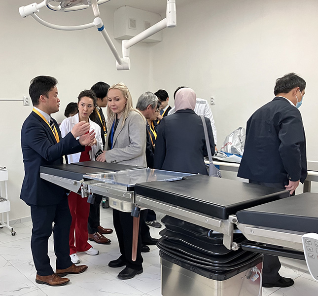 �e�N�j�J���r�W�b�g�̗l�q