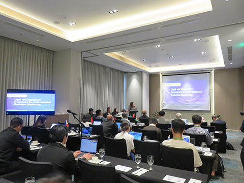 �I�[�v���Z�~�i�[�̗l�q